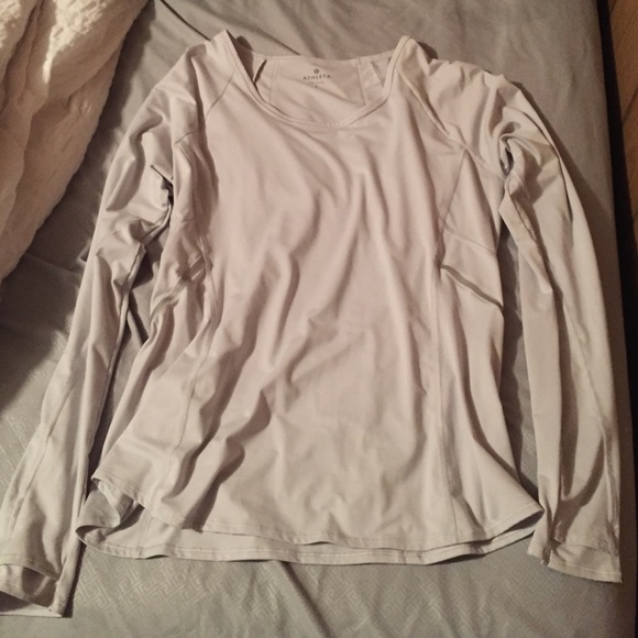 Athleta L fitted long sleeve