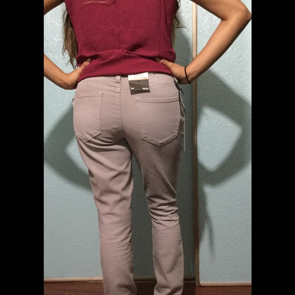 Cute Gray DKNY Jeans!😍 - Picture 3 of 4