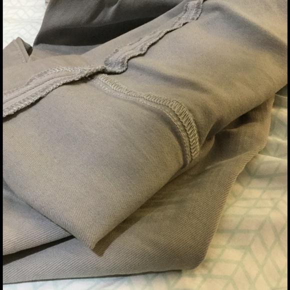 Cute Gray DKNY Jeans!😍 - Picture 4 of 4