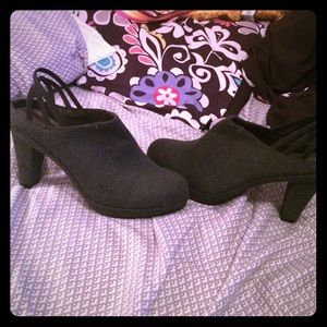 New York Transit Heels