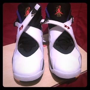 Jordan 3peat 8s. Size 7y