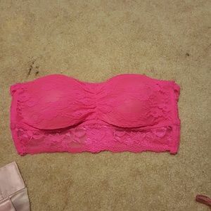 Bralet hot pink. Padded.