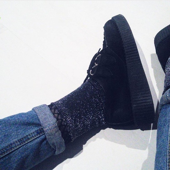Vegan black creepers