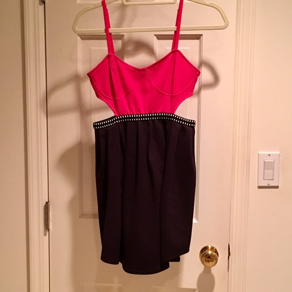 Silence and Noise Hot Pink/Black Mini Dress - Picture 4 of 4