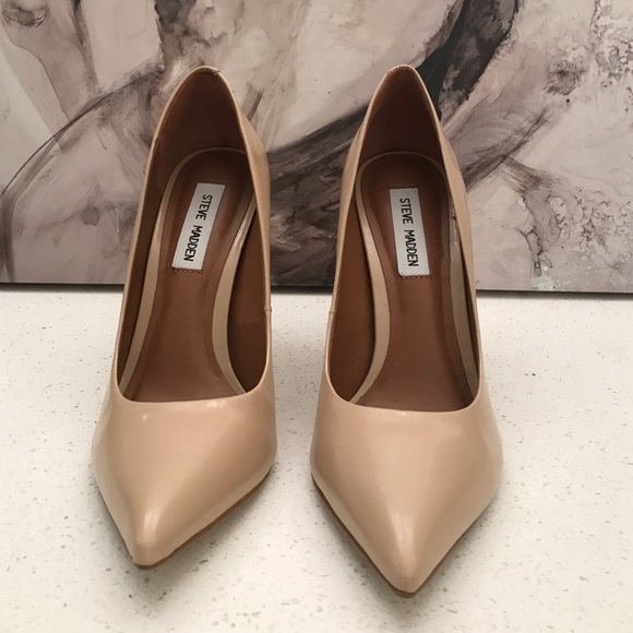 Nude pumps! NWT