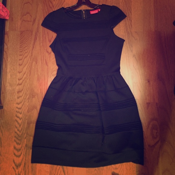 Elle Black Dress