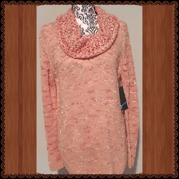 🎉NEW ITEM!🎉 Coral, cowl-neck, tunic sweater