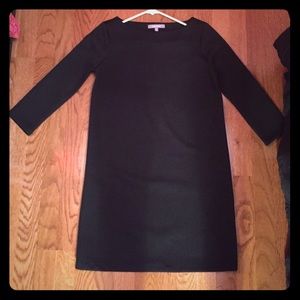 Daisy Fuentes black shift dress