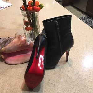 100% black leather boots