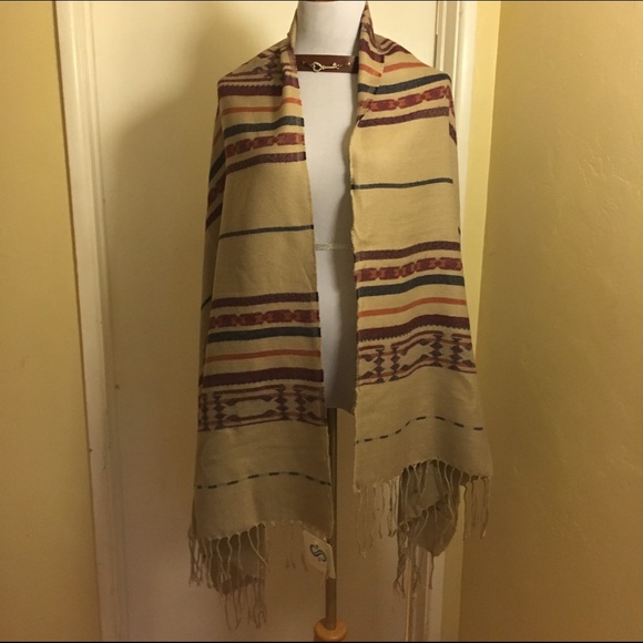 🌺HOST PICK3/12 Aztec Boho Scarf/wrap NWT 🎁🎁🎁🎁 - Picture 3 of 4