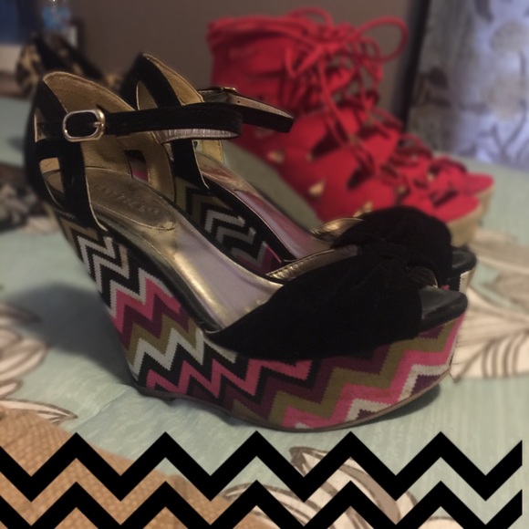 Shoe Dazzle Chevron Wedges