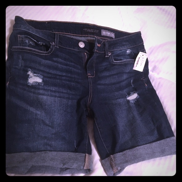 Brand NEW Shorts w Tags