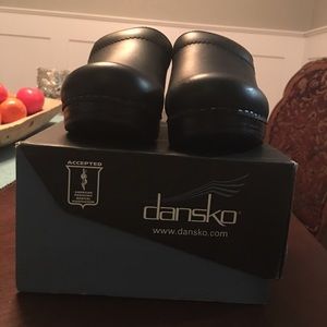 Brand new Dansko shoes !