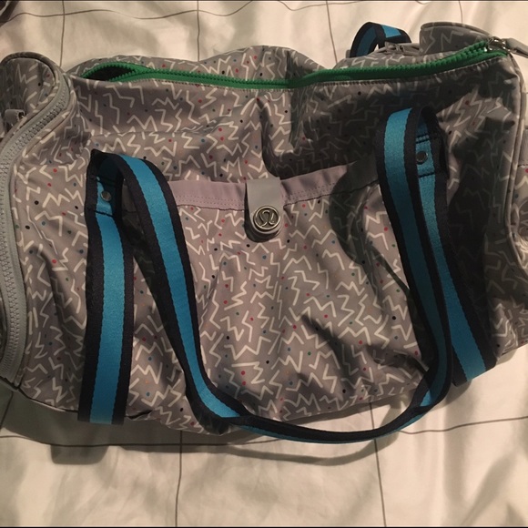 Lululemon Seawheeze duffle bag! EUC