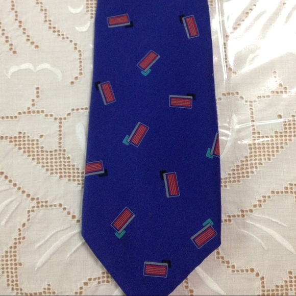 Silk tie.