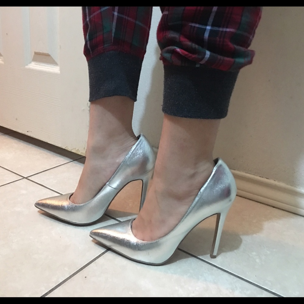 New stiletto pumps