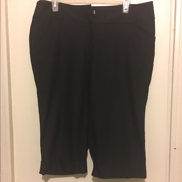 Black stretch Capri new  sz 1x