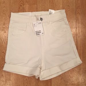 NWT - H&M HIGH WAISTED WHITE TWILL SHORTS