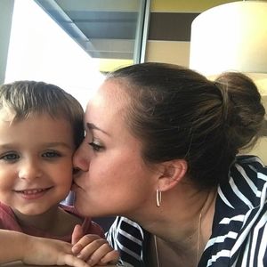 Meet your Posher, Dana