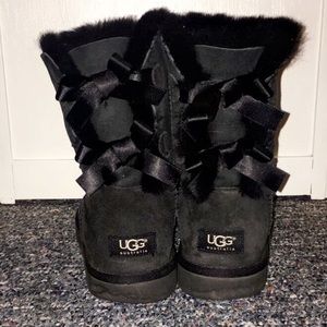 black bailey bow uggs