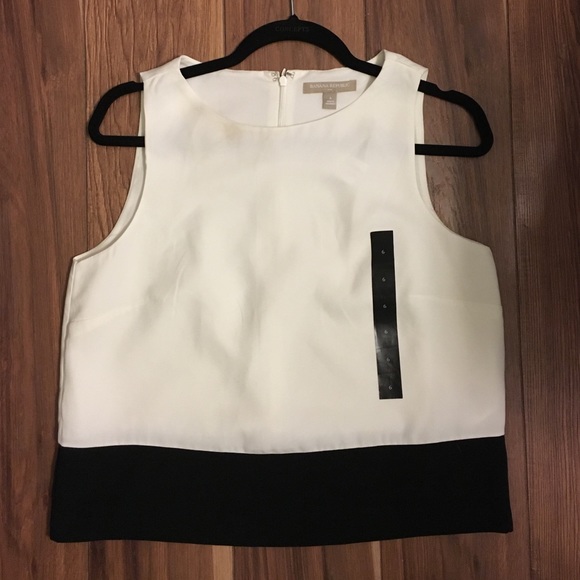 NWT white/black cropped top