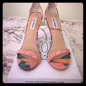 Steve Madden Stecy Floral Heels