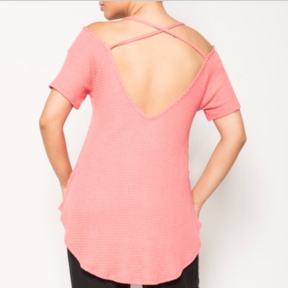 Pink flows tee - Picture 2 of 2