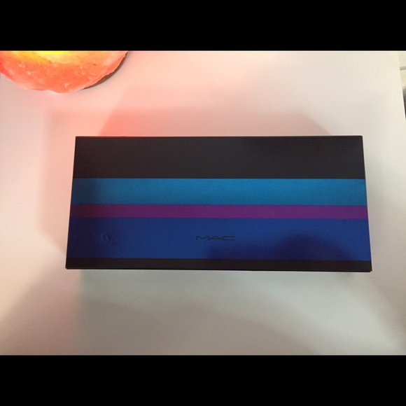 MAC Enchanted Eve Brush Kit/ Essentials