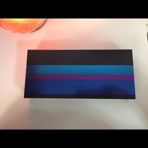 MAC Enchanted Eve Brush Kit/ Essentials