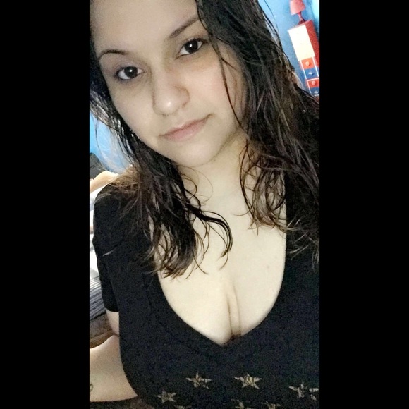 Meet your Posher, Yosselyn - Picture 1 of 1