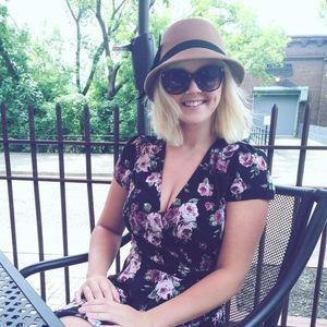 Meet your Posher, Alexis