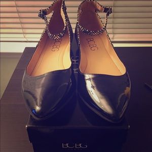 BCBG Zuma Black/Oro black flats!