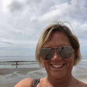 Meet your Posher, Deby