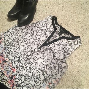 White House Black Market Tunic Top