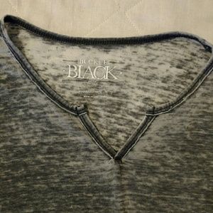 Buckle v neck thin shirt