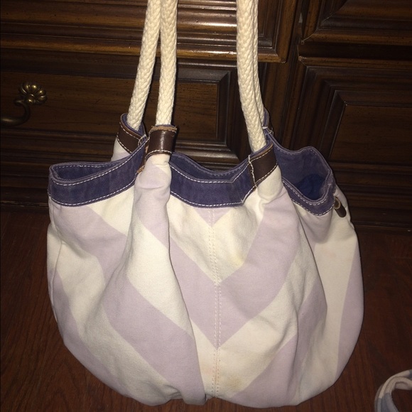 An American eagle tote bag