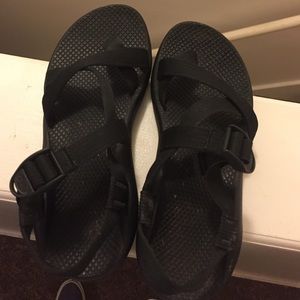 Women's 9 black Chacos