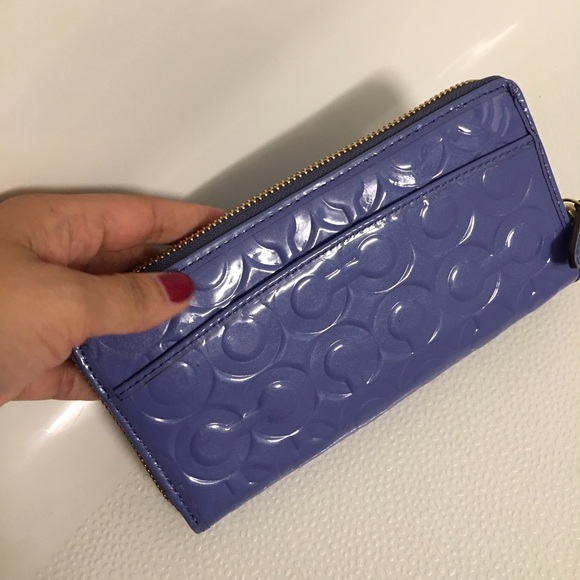 Coach EMBOSSED PATENT ACCORDION ZIP wallet - Picture 2 of 4