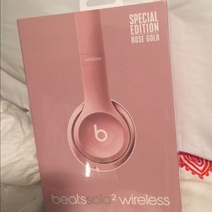 Beats Solo 2 Wireless Special Edition Rose Gold