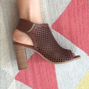 Italian perforated shooties, size 8.5, new