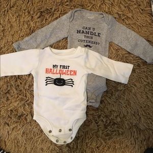 Bundle of 4 newborn clothes