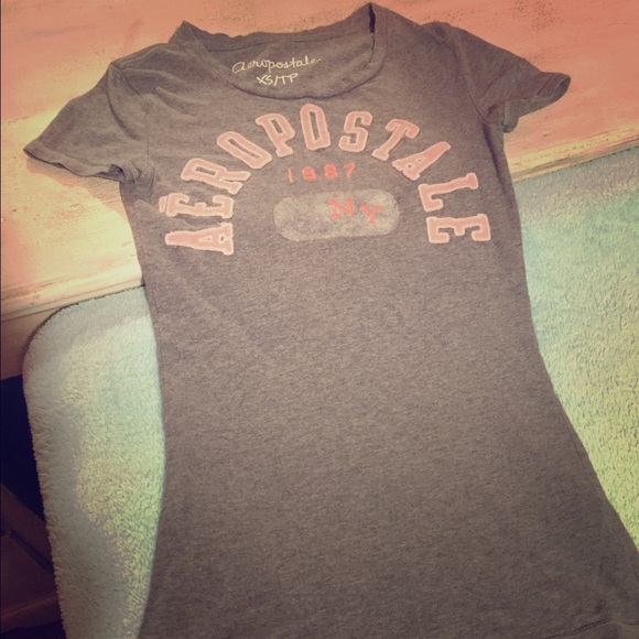 Aeropostale crew neck tee size xs