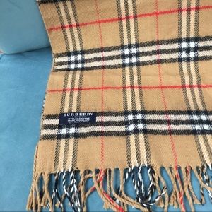 Classic Burberry Cashmere scarf