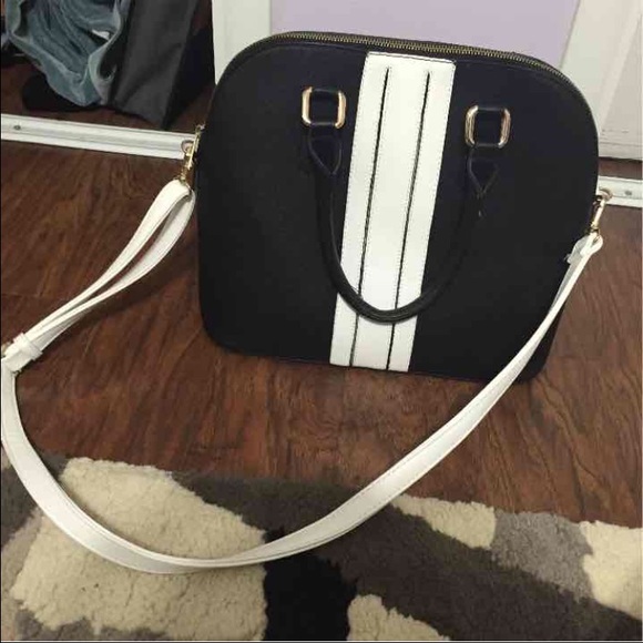 WHITE STRIPPED PURSE