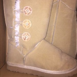 Ugg Australia bailey button boots