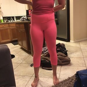 BMWT Lululemon wunder under crop