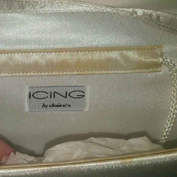 Clutch - Picture 2 of 2