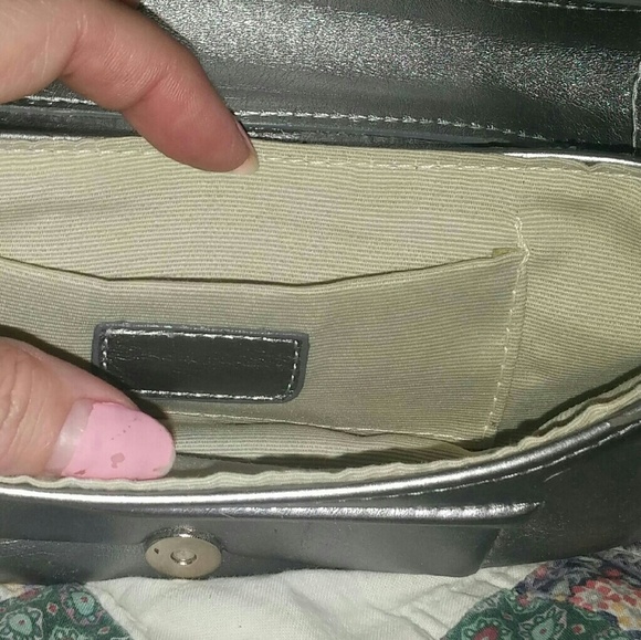 Clutch - Picture 2 of 2