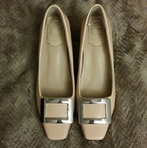 Brand NEW RV low Heels