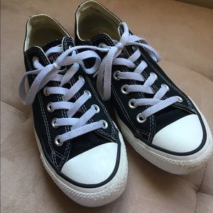 converse in black // size women's 7, men's 5